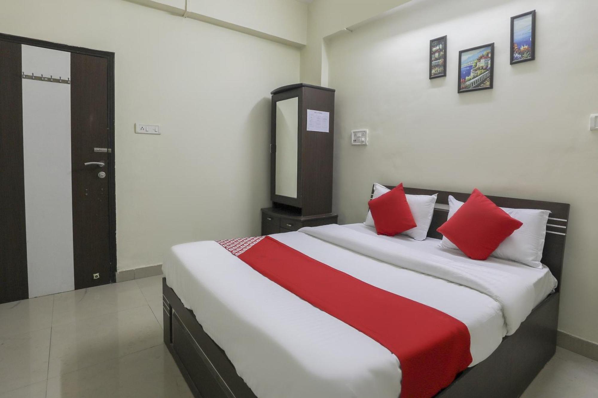 Collection O Shyam Vatika Banquet And Rooms Surat Eksteriør bilde