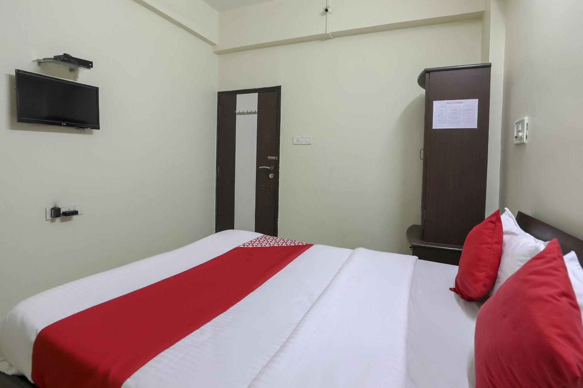 Collection O Shyam Vatika Banquet And Rooms Surat Eksteriør bilde