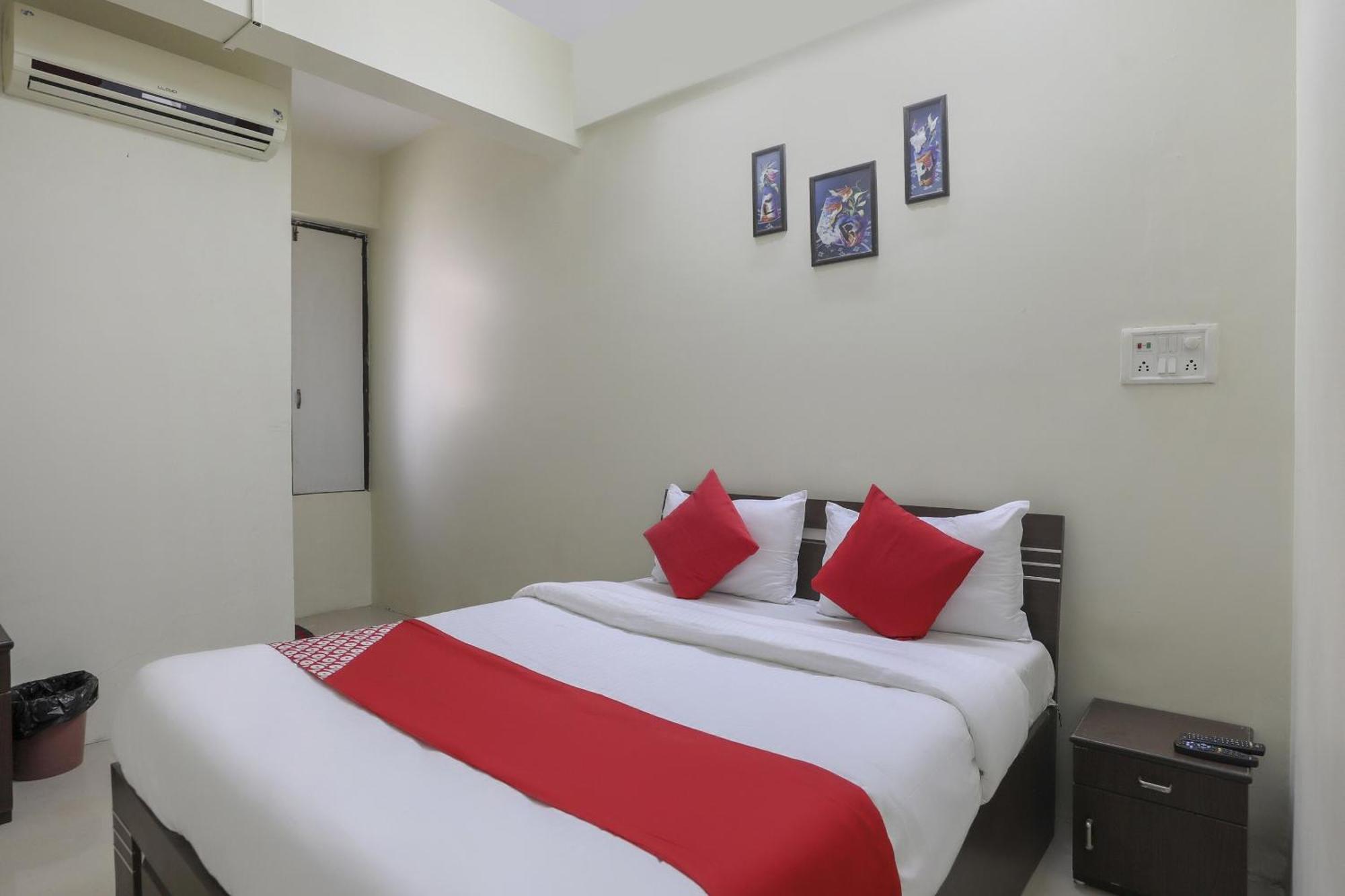 Collection O Shyam Vatika Banquet And Rooms Surat Eksteriør bilde