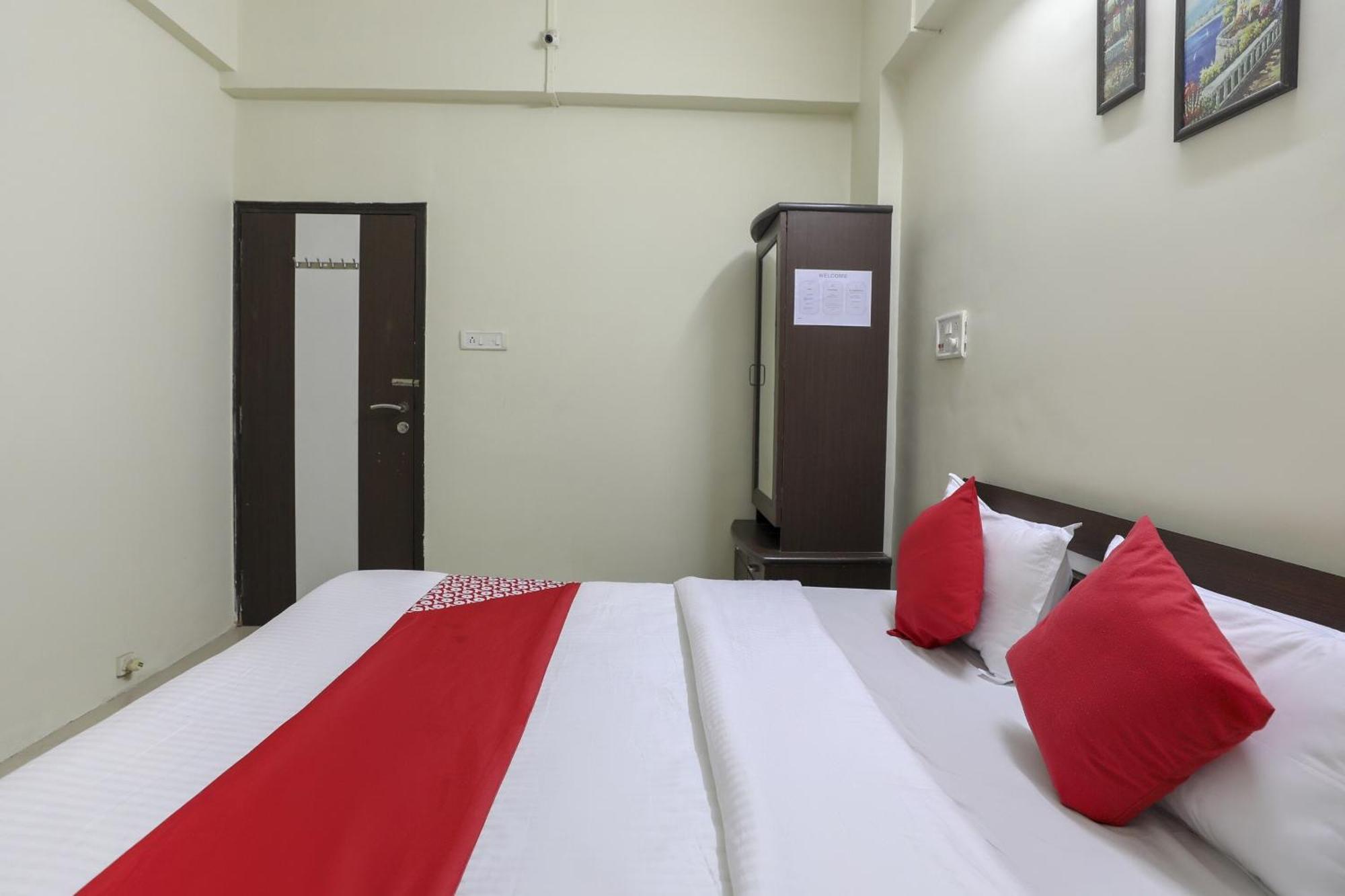 Collection O Shyam Vatika Banquet And Rooms Surat Eksteriør bilde